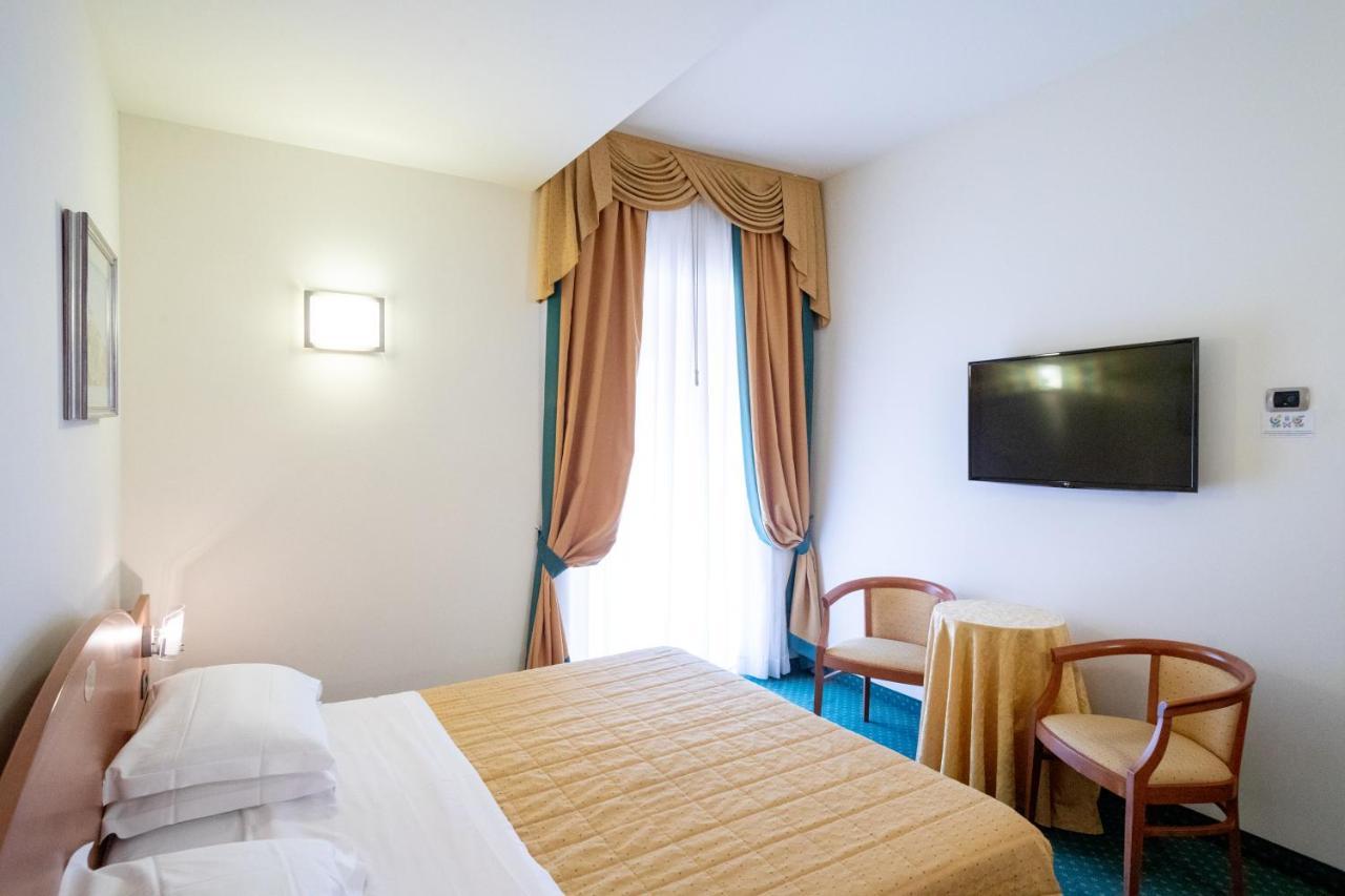 Hotel Capri Bardolino 3S Extérieur photo