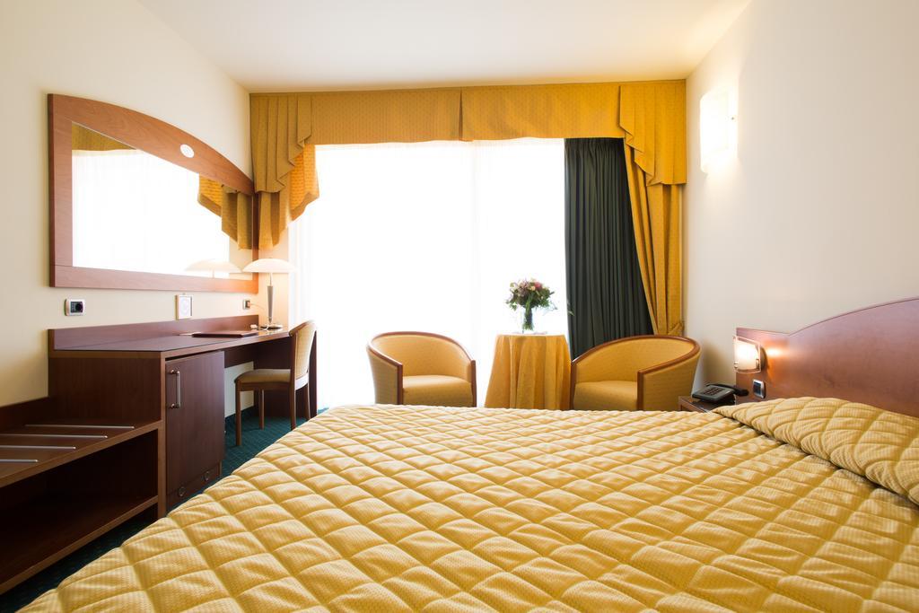 Hotel Capri Bardolino 3S Chambre photo