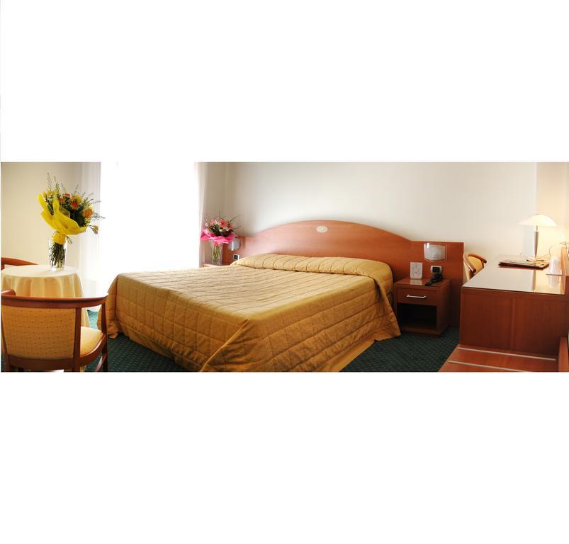 Hotel Capri Bardolino 3S Chambre photo