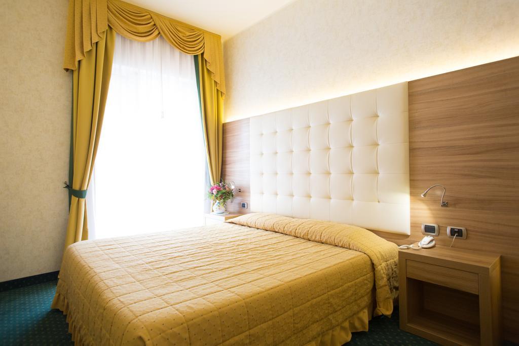 Hotel Capri Bardolino 3S Chambre photo