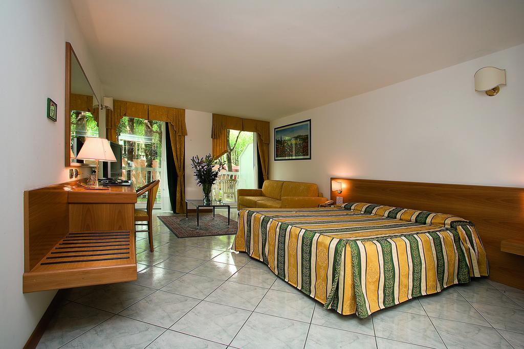 Hotel Capri Bardolino 3S Chambre photo