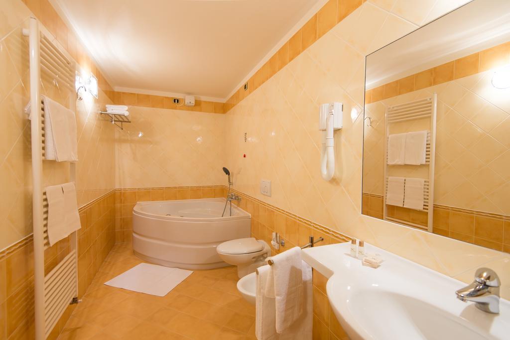 Hotel Capri Bardolino 3S Extérieur photo