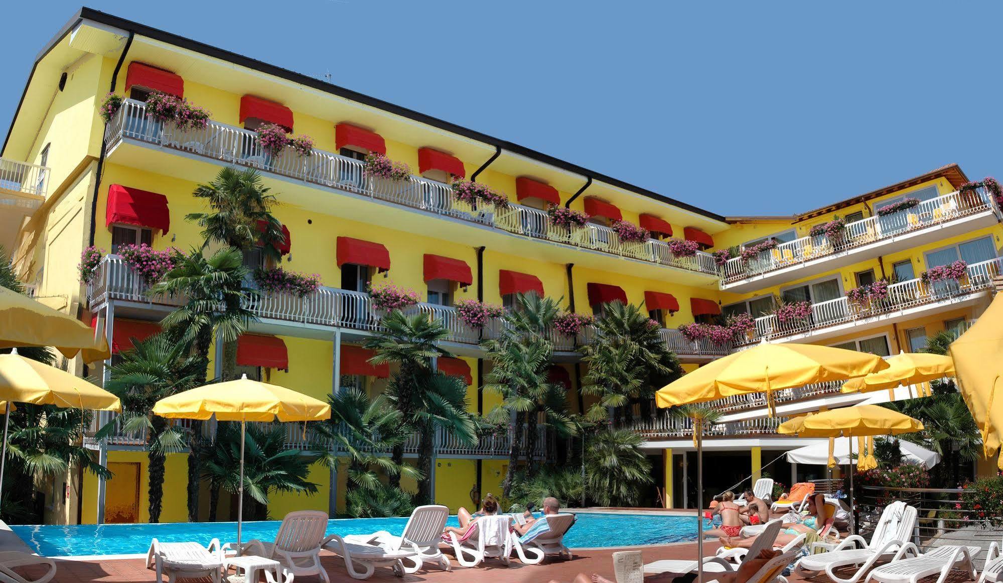 Hotel Capri Bardolino 3S Extérieur photo