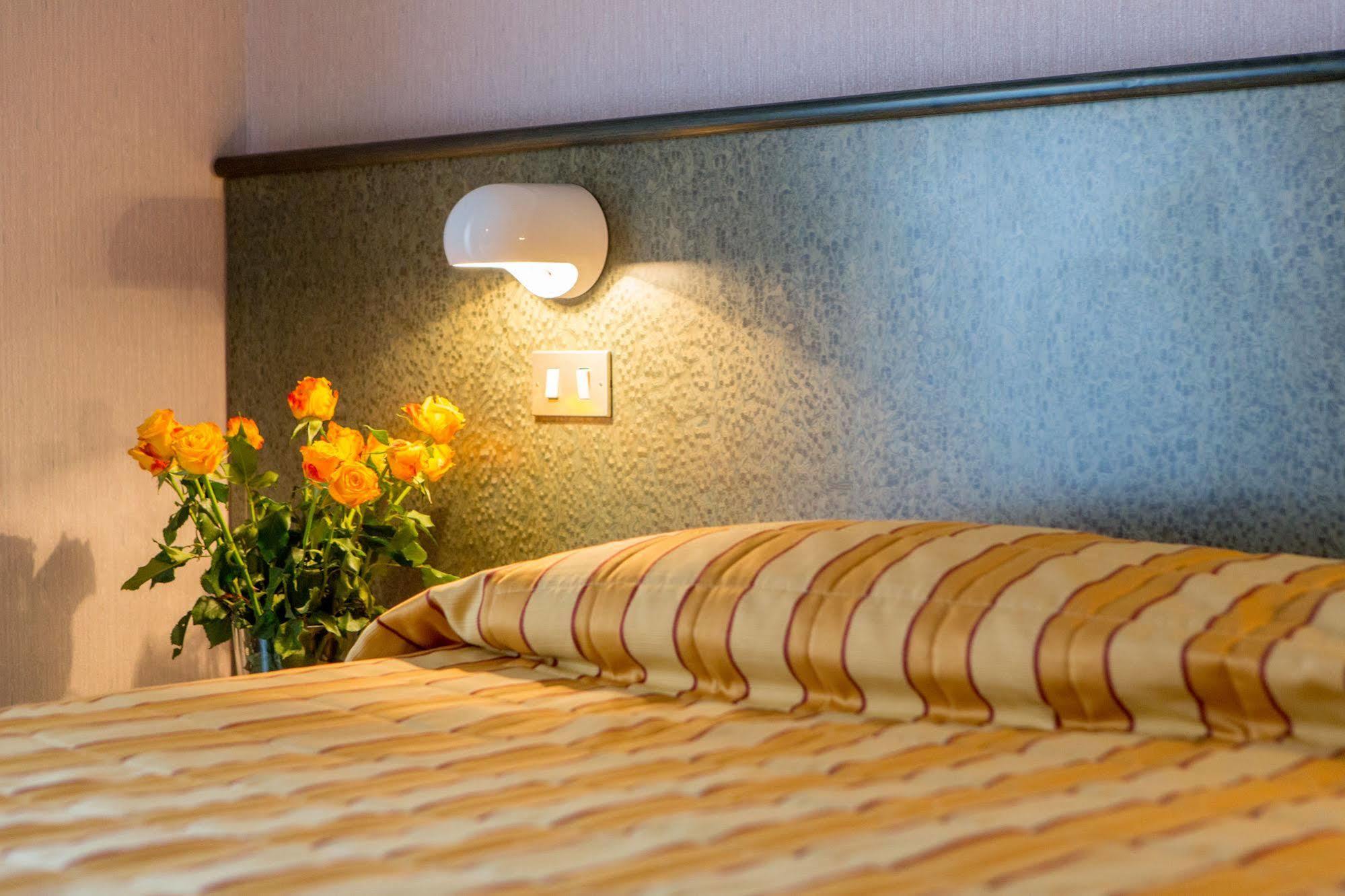 Hotel Capri Bardolino 3S Extérieur photo