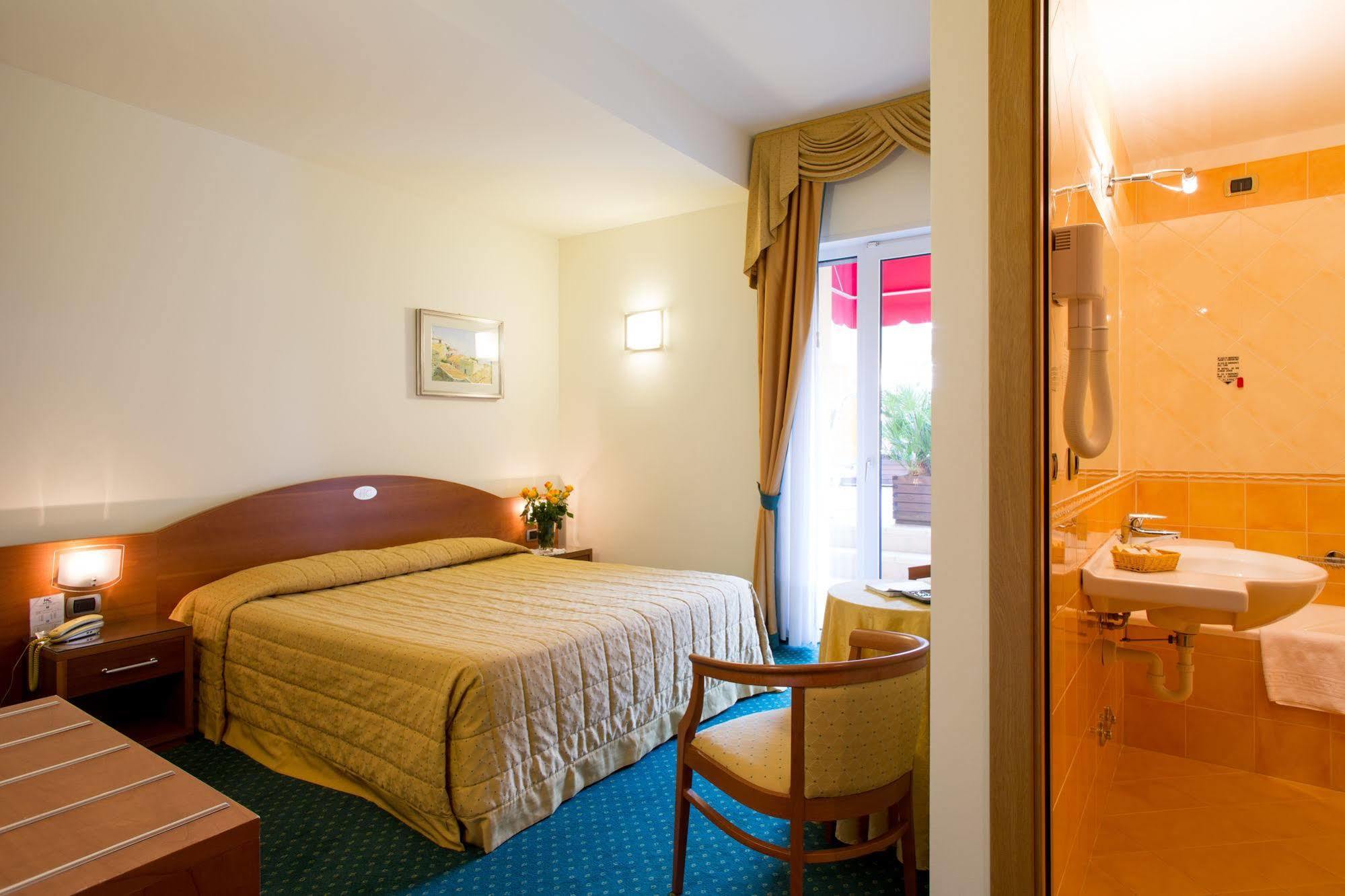 Hotel Capri Bardolino 3S Extérieur photo