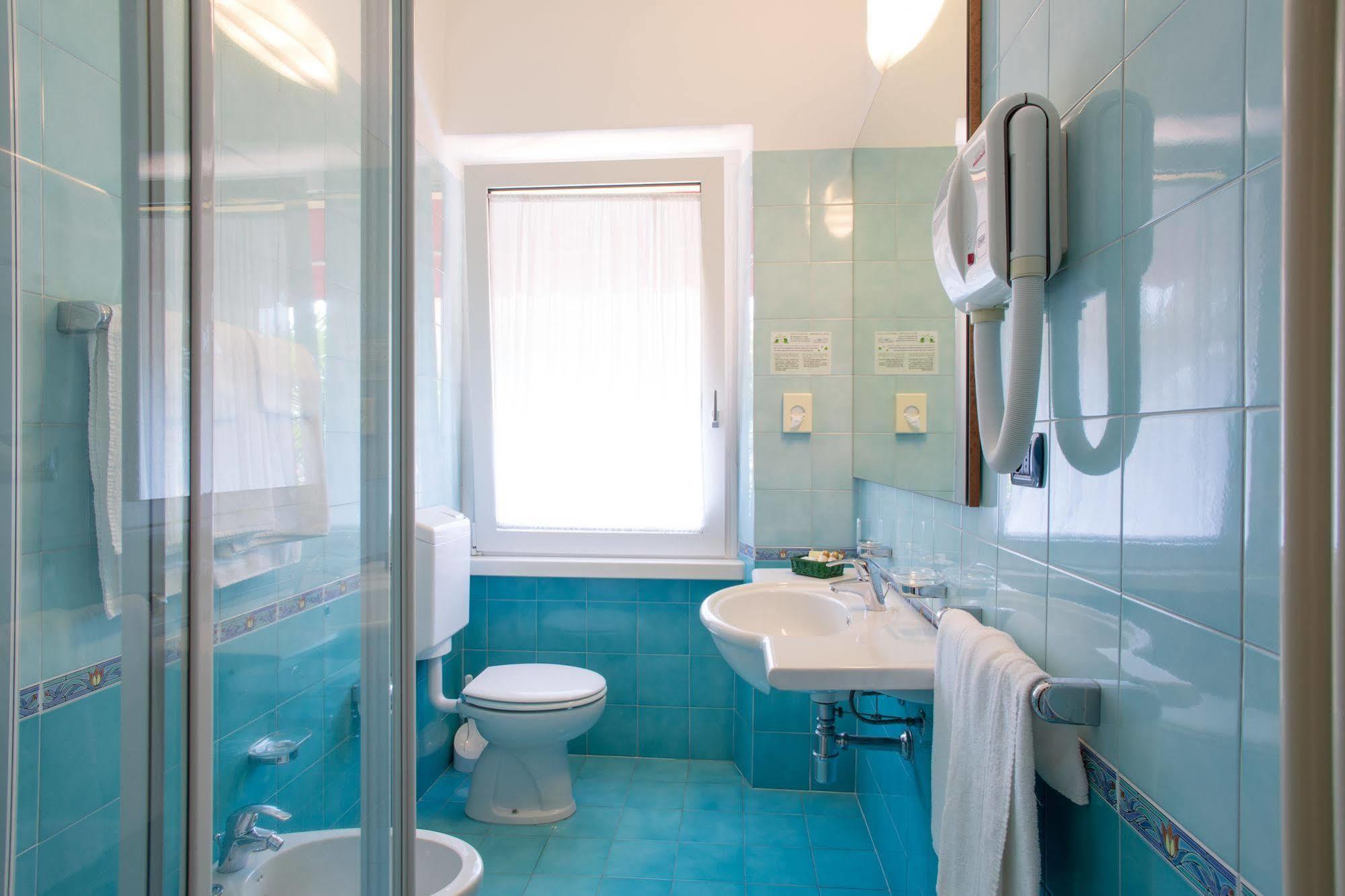 Hotel Capri Bardolino 3S Extérieur photo