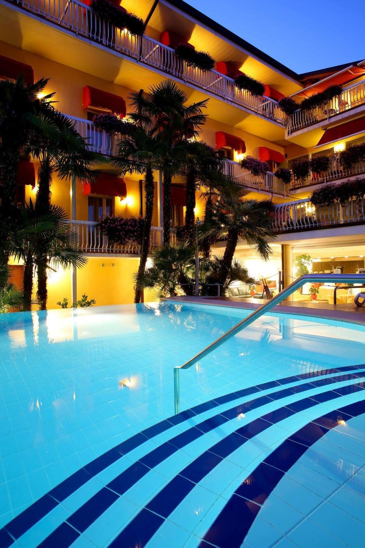 Hotel Capri Bardolino 3S Extérieur photo