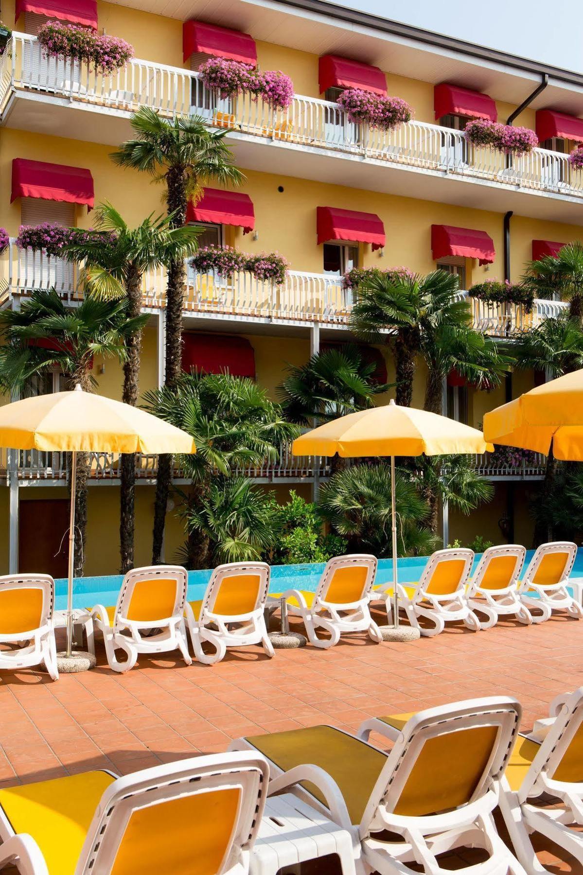 Hotel Capri Bardolino 3S Extérieur photo