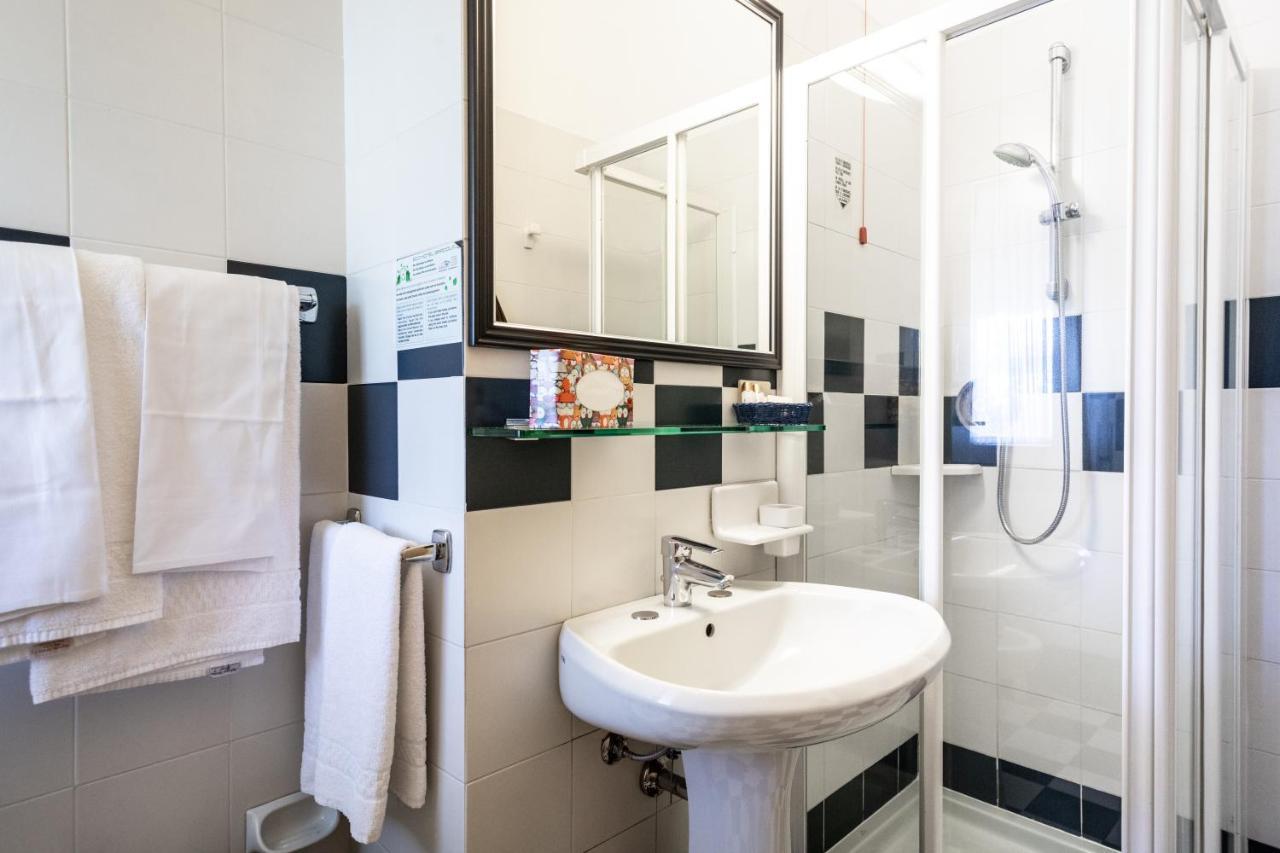 Hotel Capri Bardolino 3S Extérieur photo