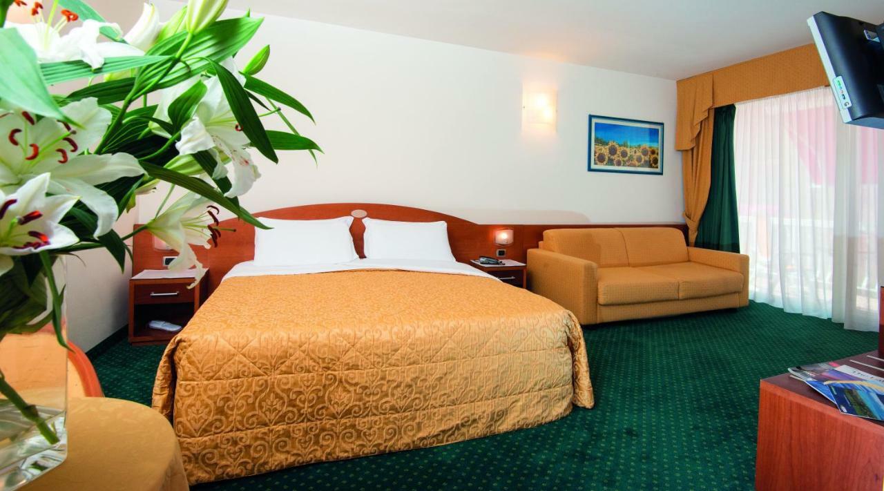 Hotel Capri Bardolino 3S Extérieur photo